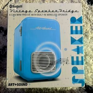 6 can mini fridge with built-in wireless speakers